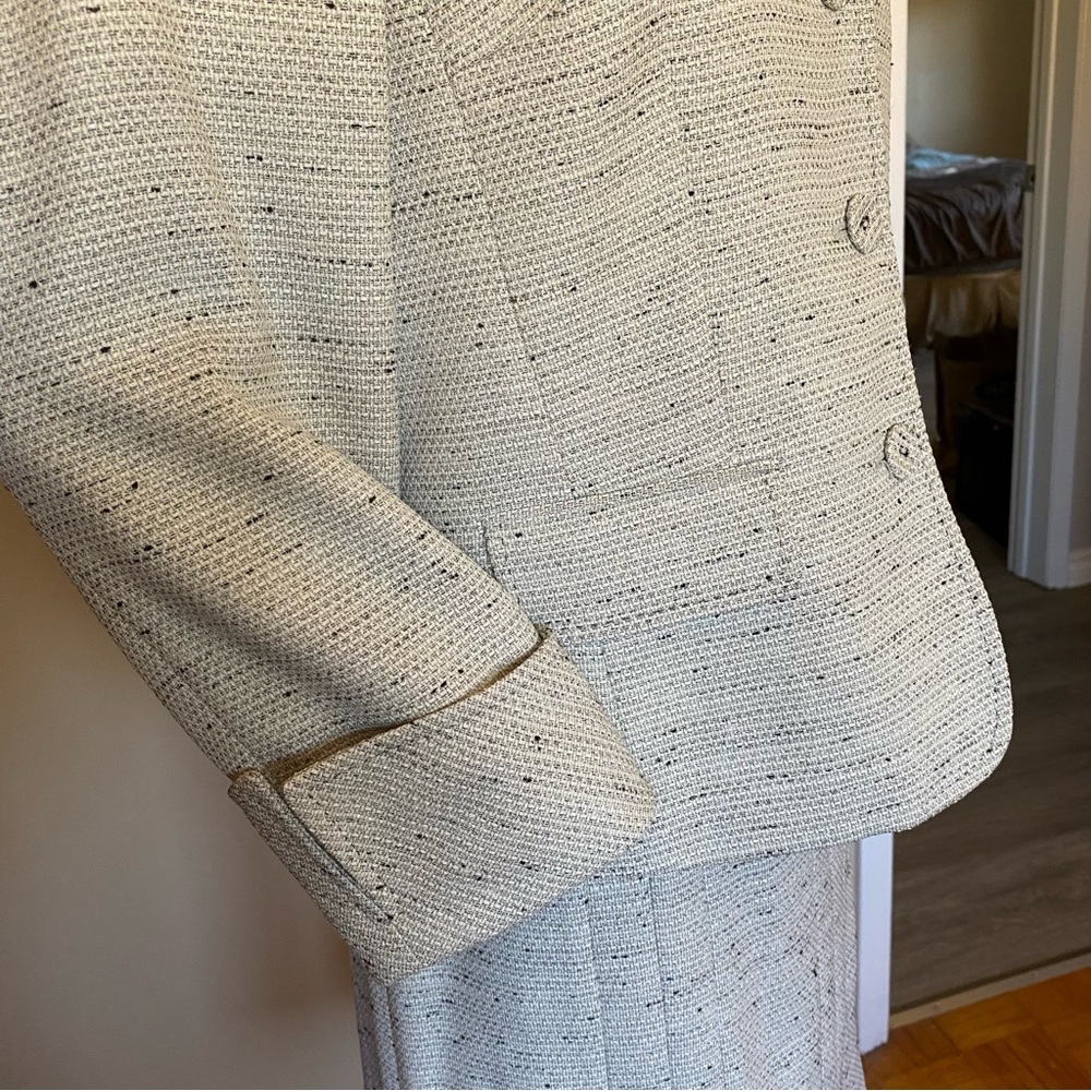 Anne Klein Women’s 2 Piece Suit Jacket & Skirt Cream with Black Flex Size 12 - Picture 5 of 13